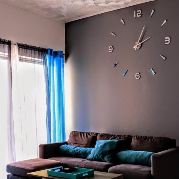 Crystoural Apartment Liguanea Sovereign Apt - 2 Bedrooms, 3 Beds, Host 4 Guest- Kingston! Esterno foto