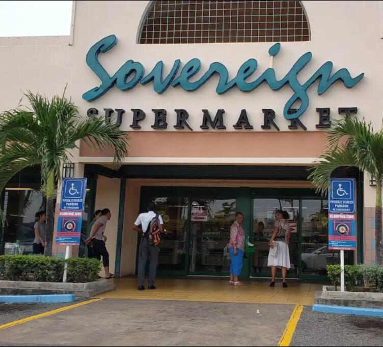 Crystoural Apartment Liguanea Sovereign Apt - 2 Bedrooms, 3 Beds, Host 4 Guest- Kingston! Esterno foto
