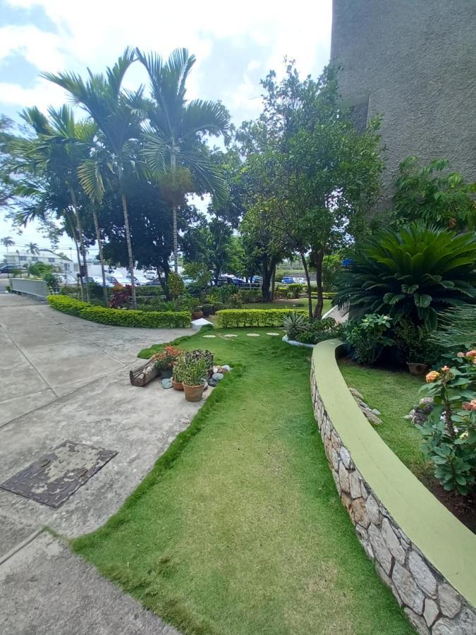 Crystoural Apartment Liguanea Sovereign Apt - 2 Bedrooms, 3 Beds, Host 4 Guest- Kingston! Esterno foto