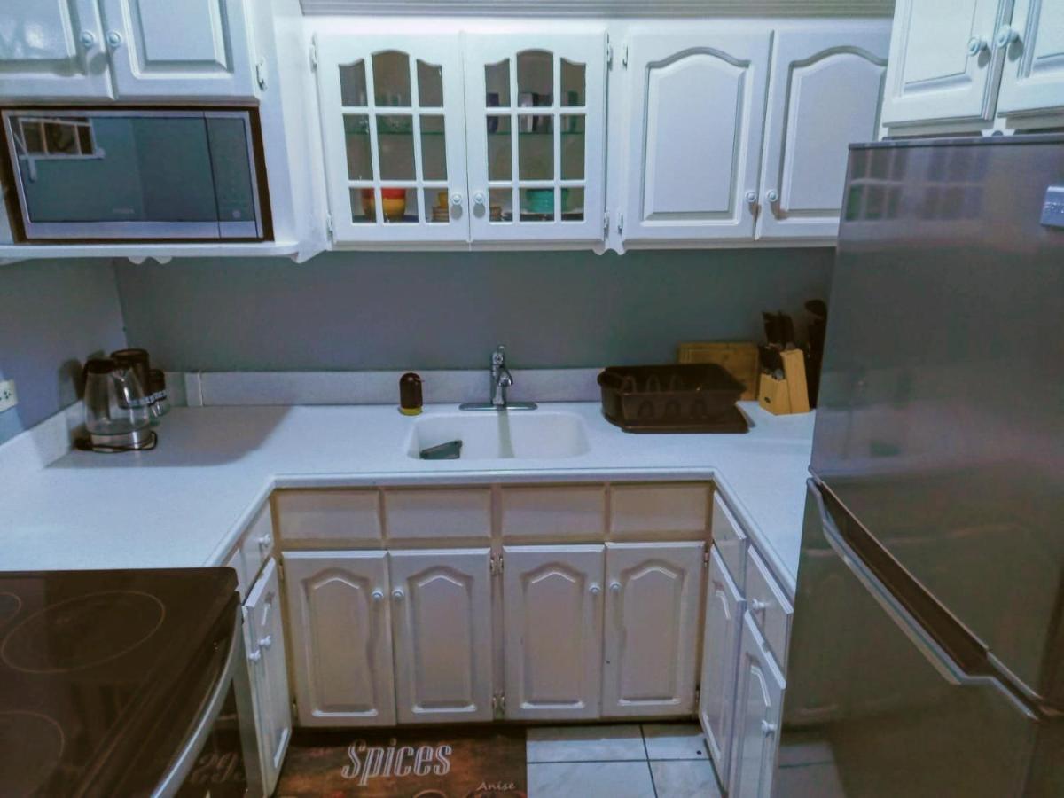 Crystoural Apartment Liguanea Sovereign Apt - 2 Bedrooms, 3 Beds, Host 4 Guest- Kingston! Esterno foto
