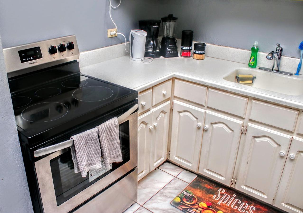 Crystoural Apartment Liguanea Sovereign Apt - 2 Bedrooms, 3 Beds, Host 4 Guest- Kingston! Esterno foto